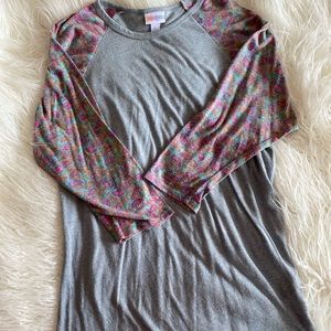 LuLaRoe Randy tee shirt, flower floral gray large